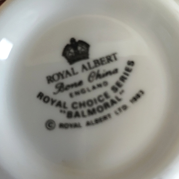 Royal Albert Balmoral Black, Pink Gold Royal Choice Series Tea Set - Picture 9 of 10